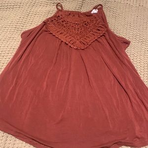 Rust colored orangey red shift swing top with keyhole back. Beautiful color!